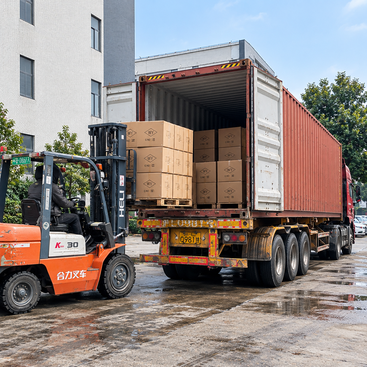Home Glassware export containers loaded at factory